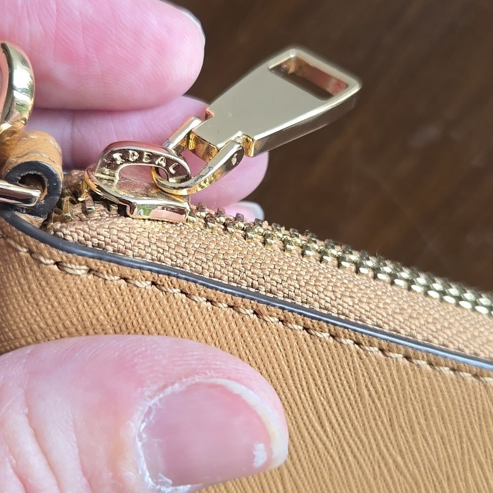 Tory Burch Emerson Wallet Continental - Picture 8 of 11